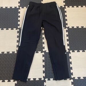 Men’s Adidas size medium sweatpants #Adidas